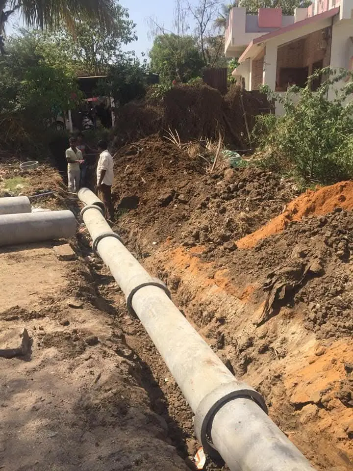Drainage pipe laying