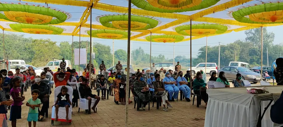Canopy with attendees