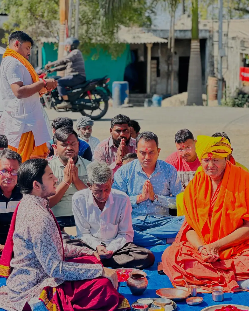 Puja/havan with sadhu
