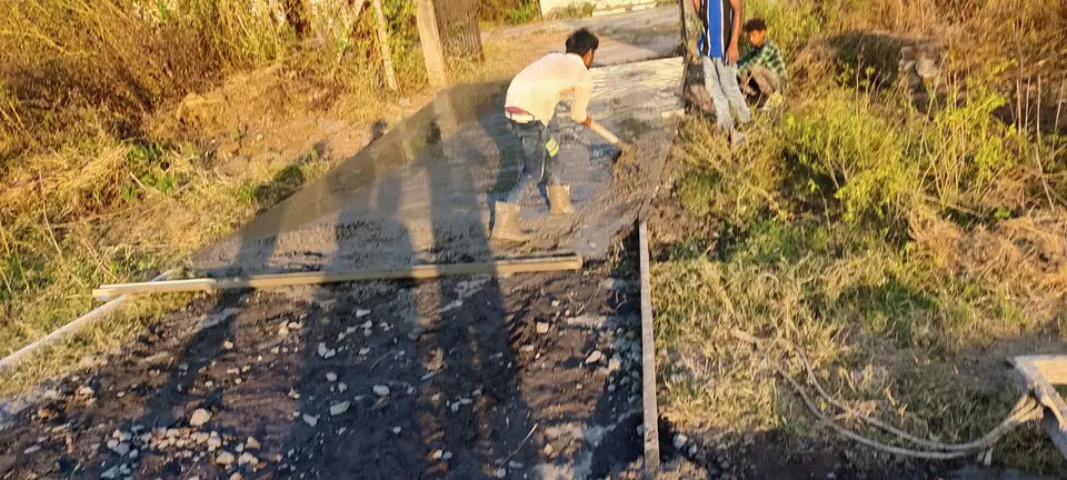 Road construction with concrete