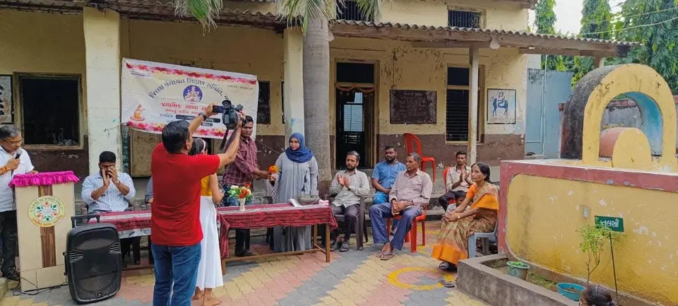 શાળામાં રાષ્ટ્રીય પર્વ અને વિતરણ કાર્યક્રમો
