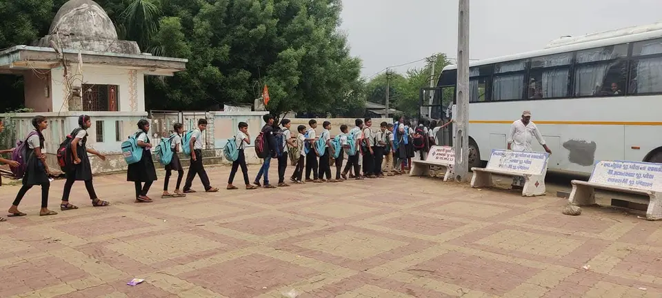 શાળામાં રાષ્ટ્રીય પર્વ અને વિતરણ કાર્યક્રમો